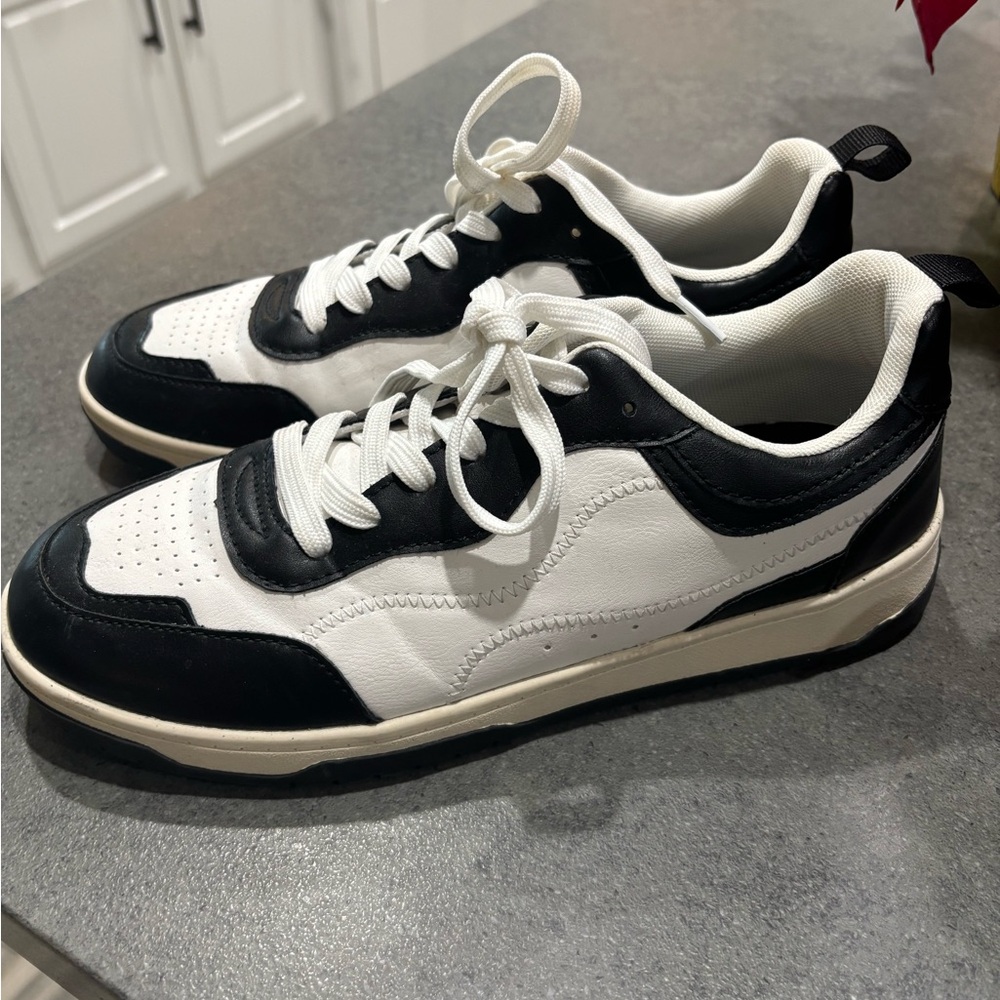 Fabletics Retro Street Sneakers — Black and White Women’s - Size 9